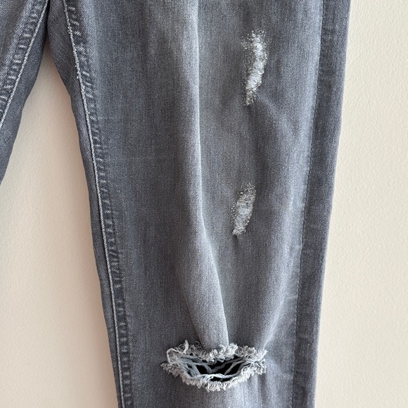 H&M Women's Distressed Grey Skinny Jeans, Size 8 - Picture 7 of 16
